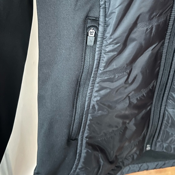 Balance Athletica Summit Jacket in Midnight - Picture 8 of 13